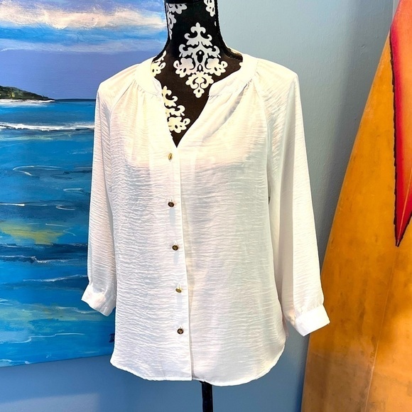 ⭐️Adrienne Vittadini,Semi-Sheer White Button-Up Blouse, Romantic & Sexy,V-Neck,S - Picture 6 of 12